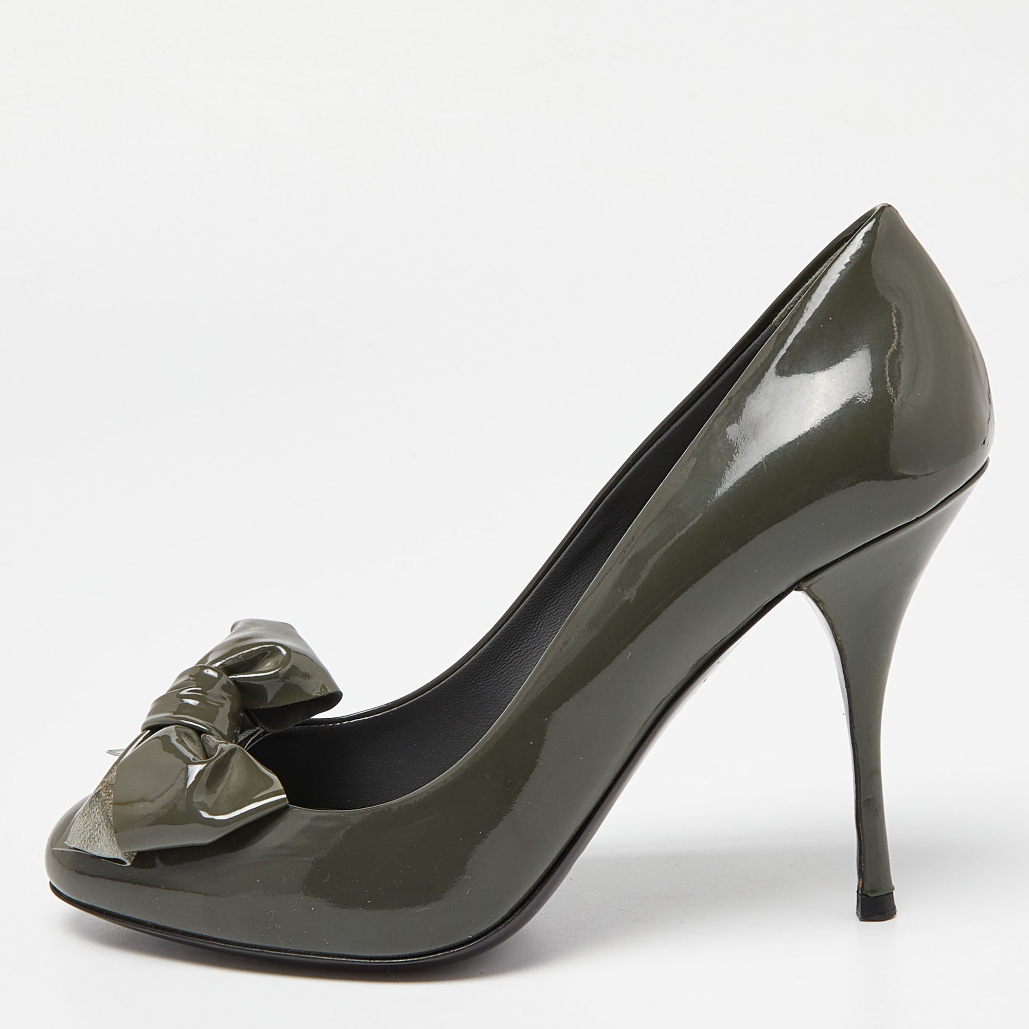 Pre-owned Miu Miu Green Patent Leather Bow Pumps Size 37