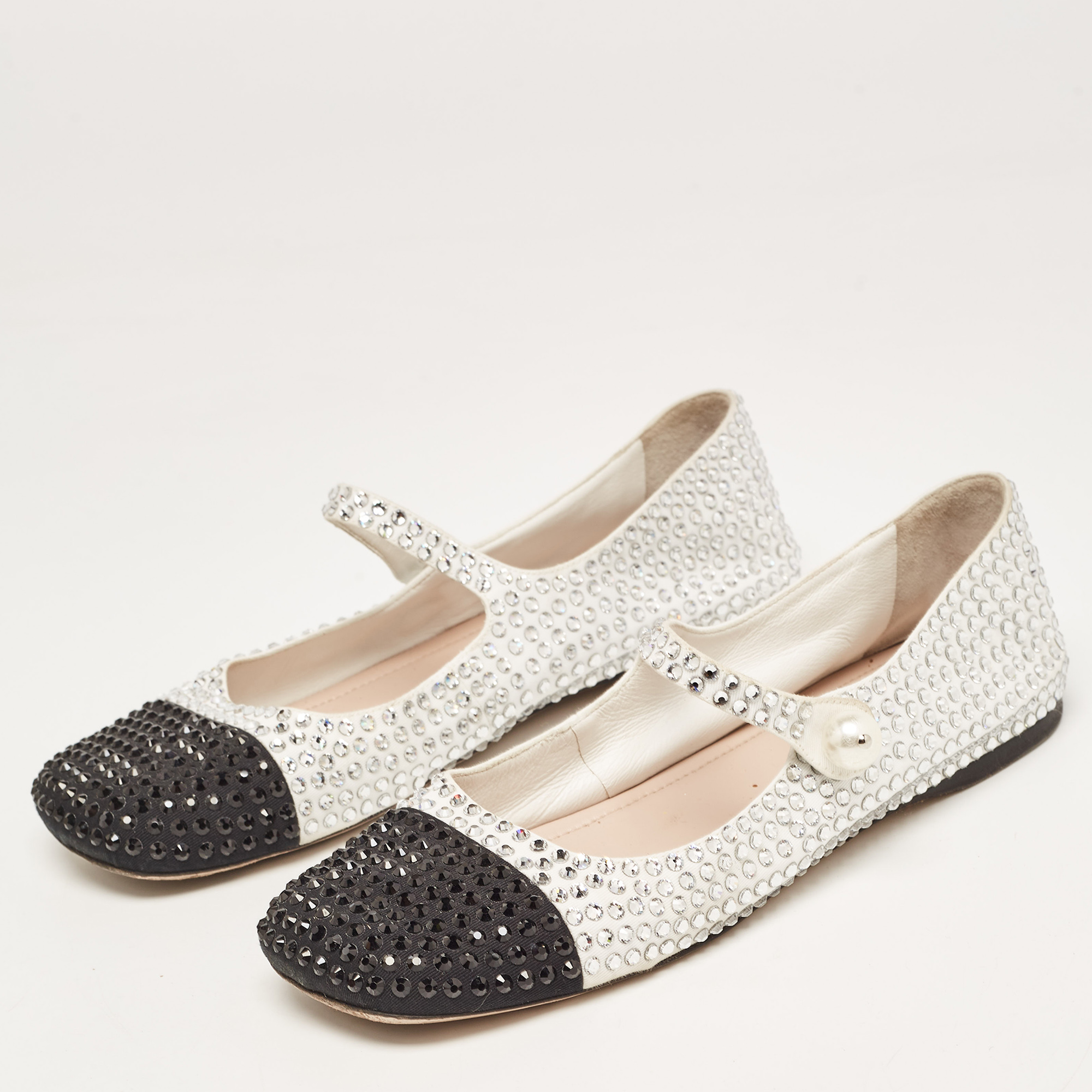 

Miu Miu White/Black Crystal Embellished Fabric Mary Jane Ballet Flats Size