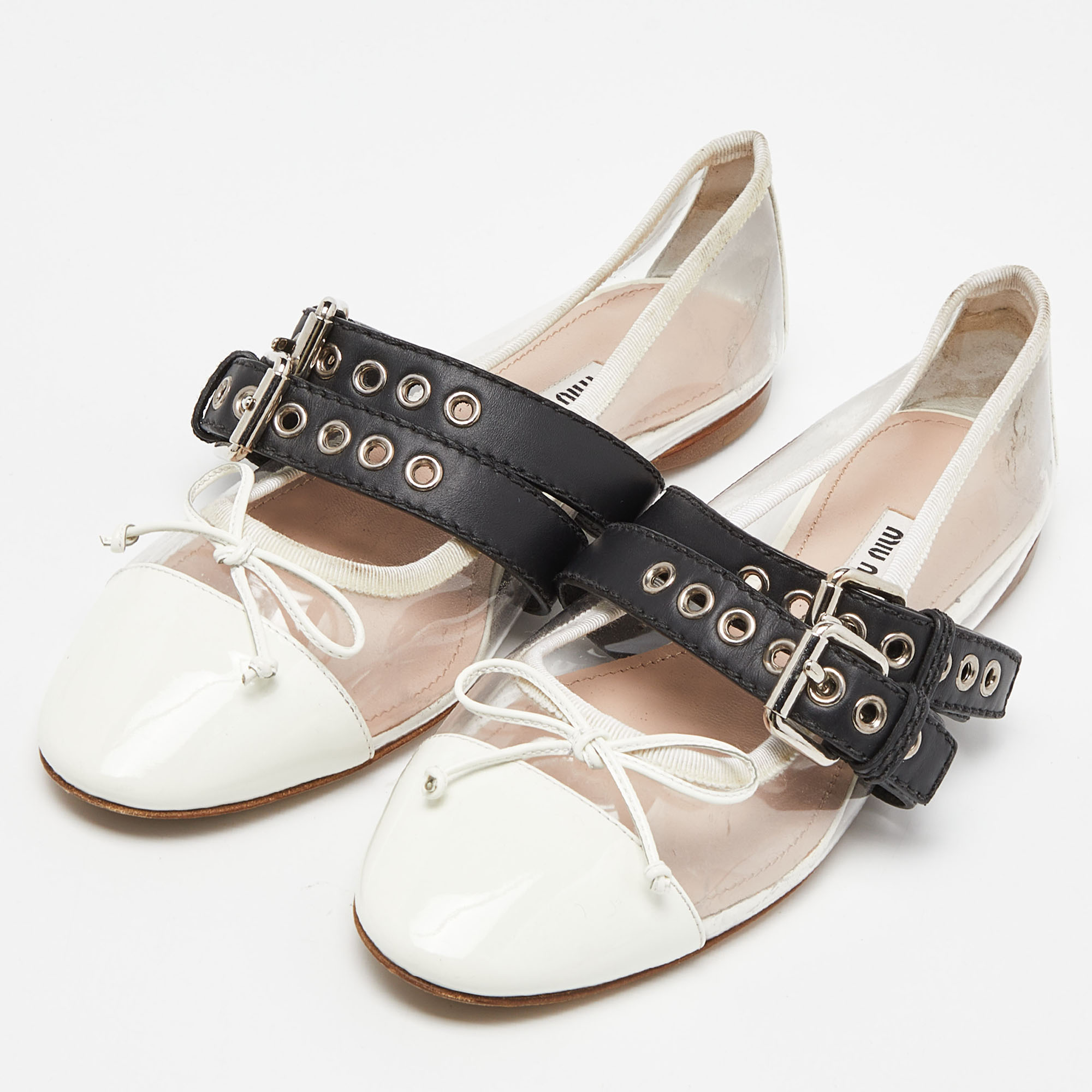 

Miu Miu Transparent/White Pvc and Leather Buckle Detail Bow Ballet Flats Size