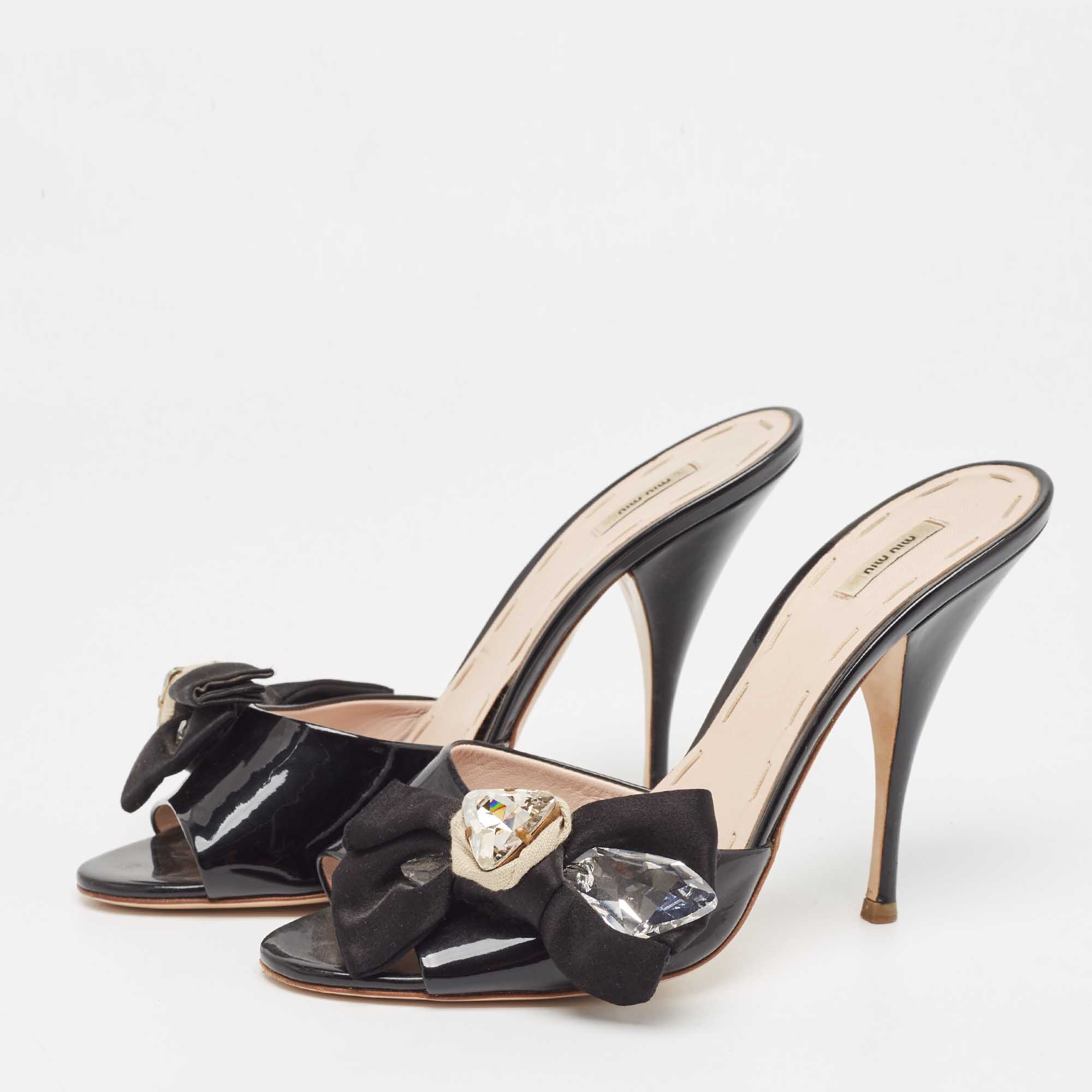 

Miu Miu Black Patent Leather Crystal Embellished Bow Slide Sandals Size