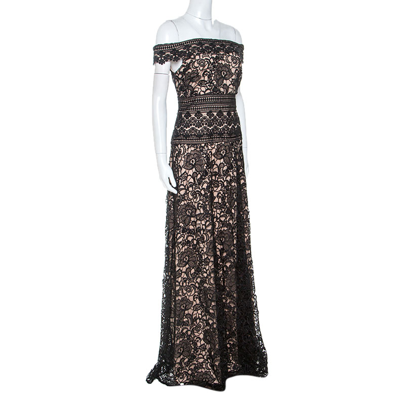 

Monique Lhuillier Black Lace Off Shoulder Gown