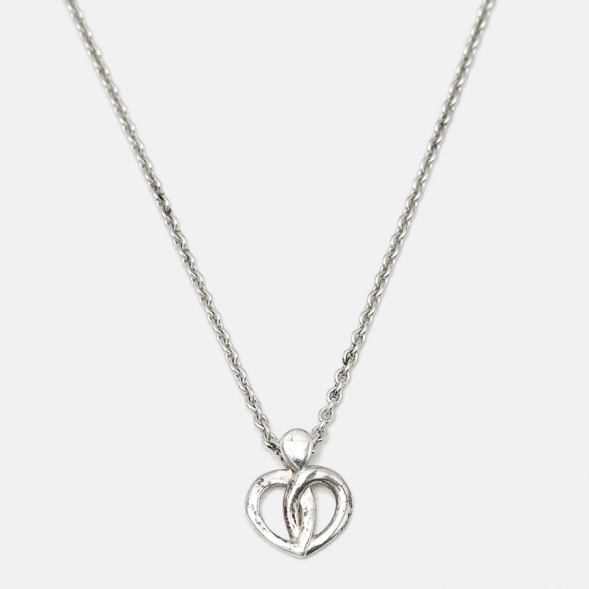 

Montblanc Emblem Coeur de Petals Sterling Silver Necklace