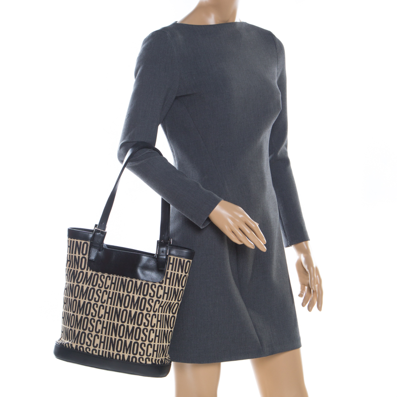 

Moschino Beige/Black Canvas and Leather Hobo