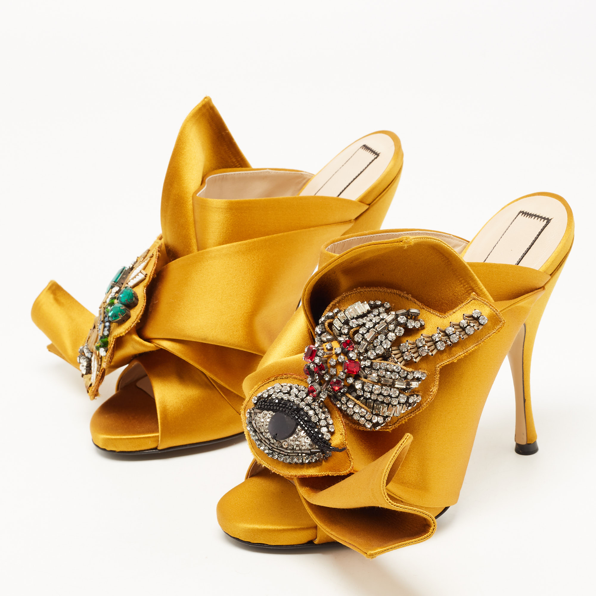 

Nº21 Yellow Satin Crystal Knot Mules Size