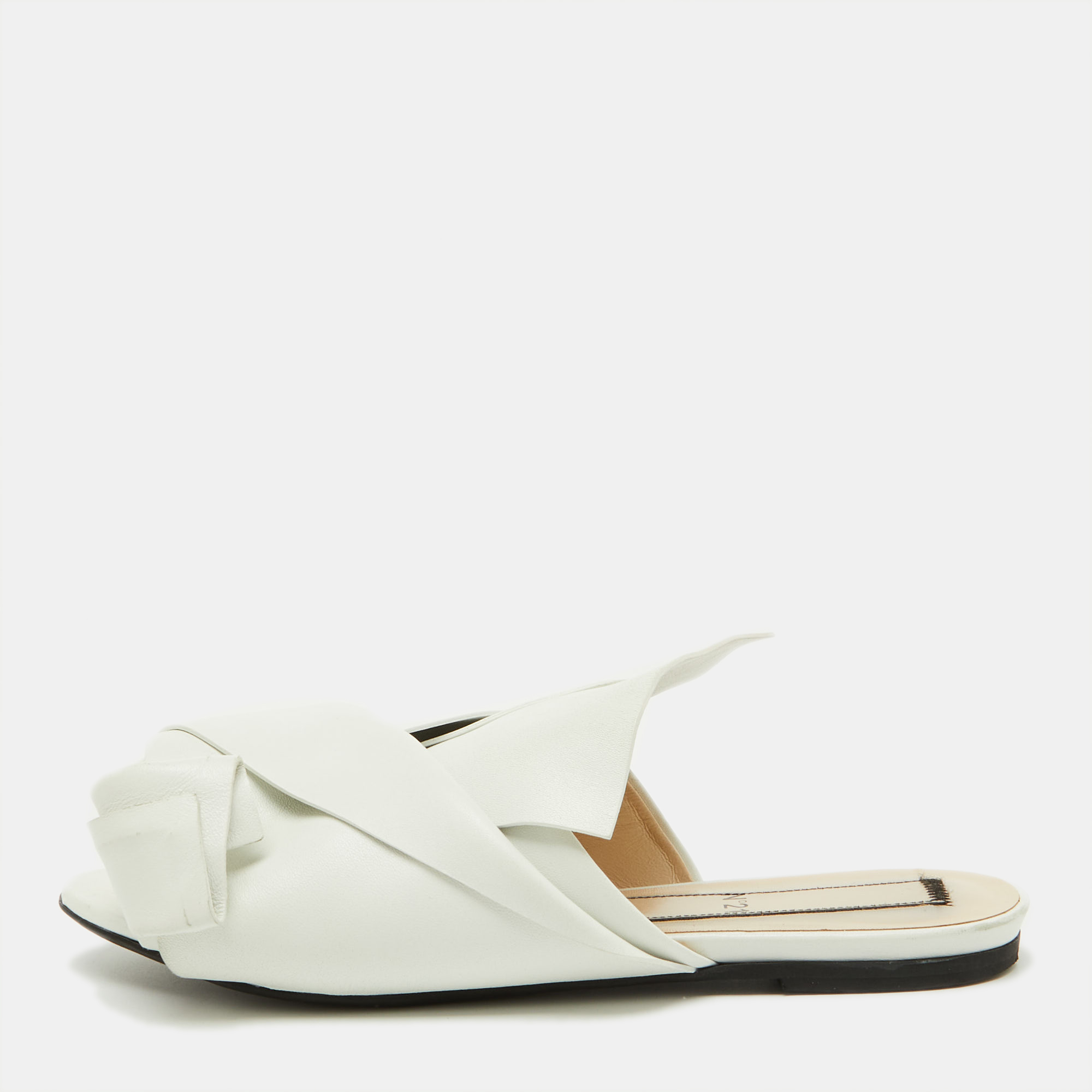 

Nº21 White Leather Knot Flat Mules Size