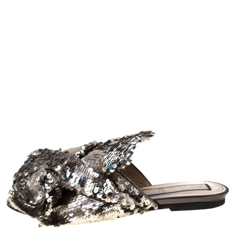 

N21 Silver Sequins Knotted Flat Slides Size