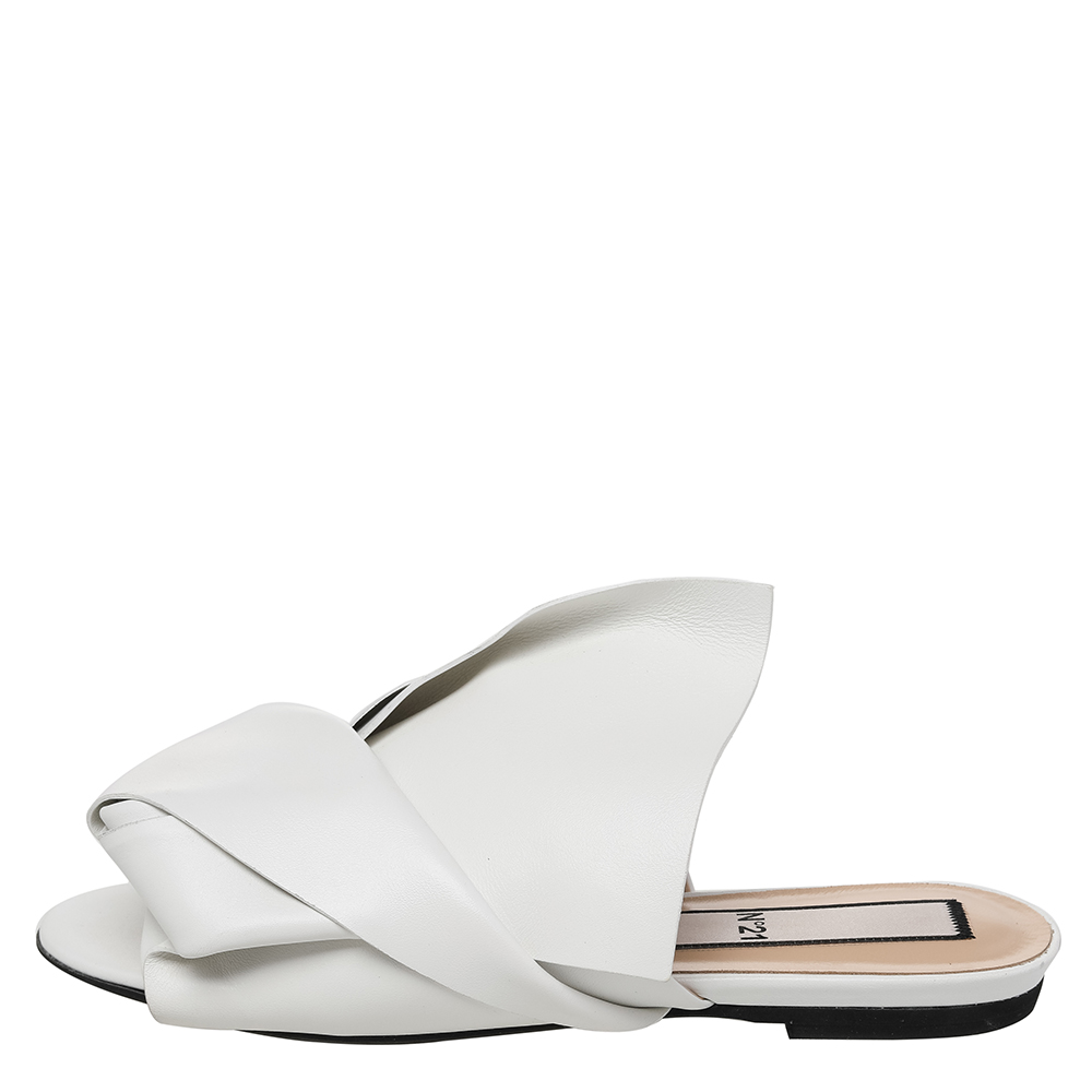 

Nº21 White Leather Knot Flat Slides Size