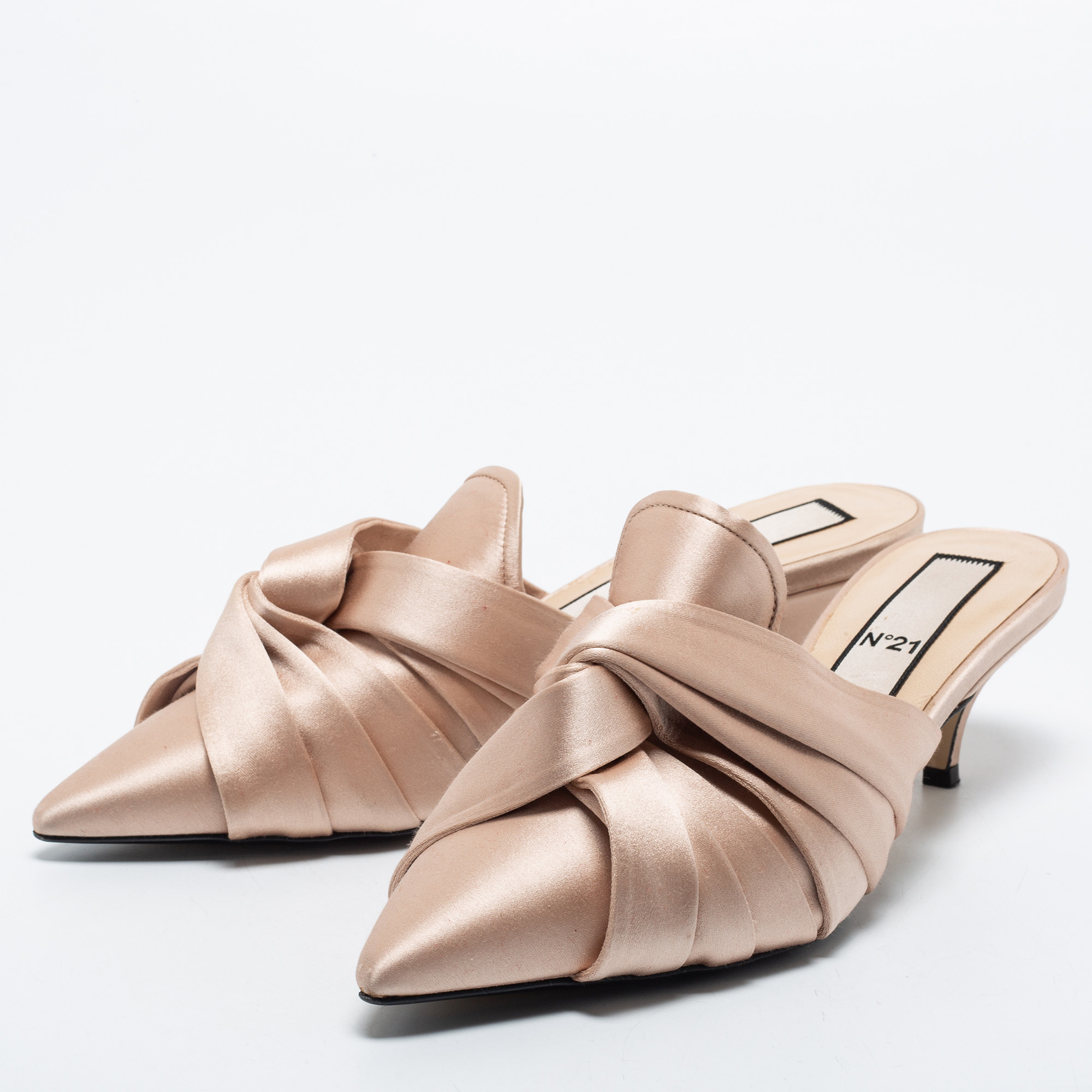 

Nº21 Cream Satin Knotted Slide Mules Size