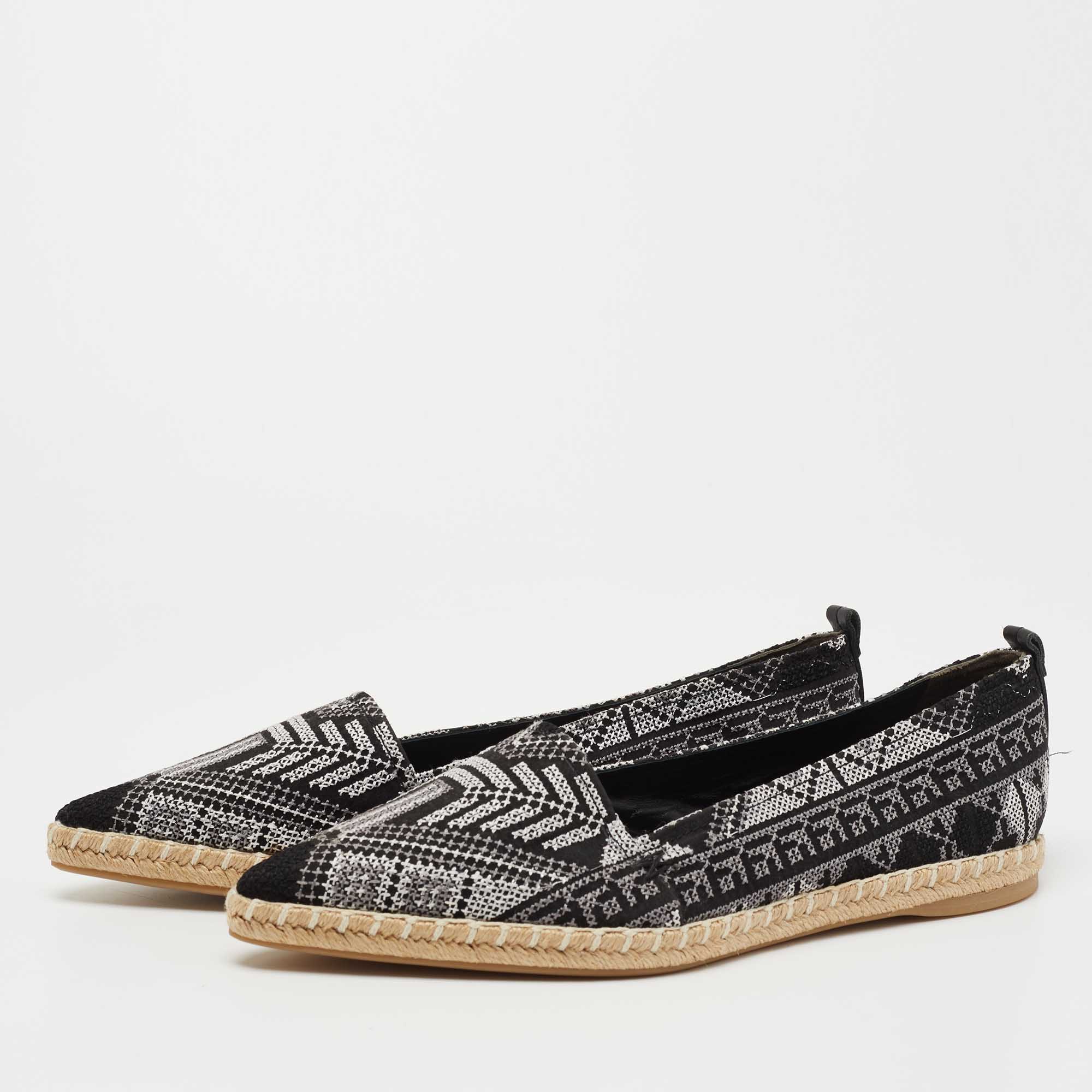 

Nicholas Kirkwood Black/White Embroidered Twill Fabric Mexican Pointed Toe Espadrille Flats Size