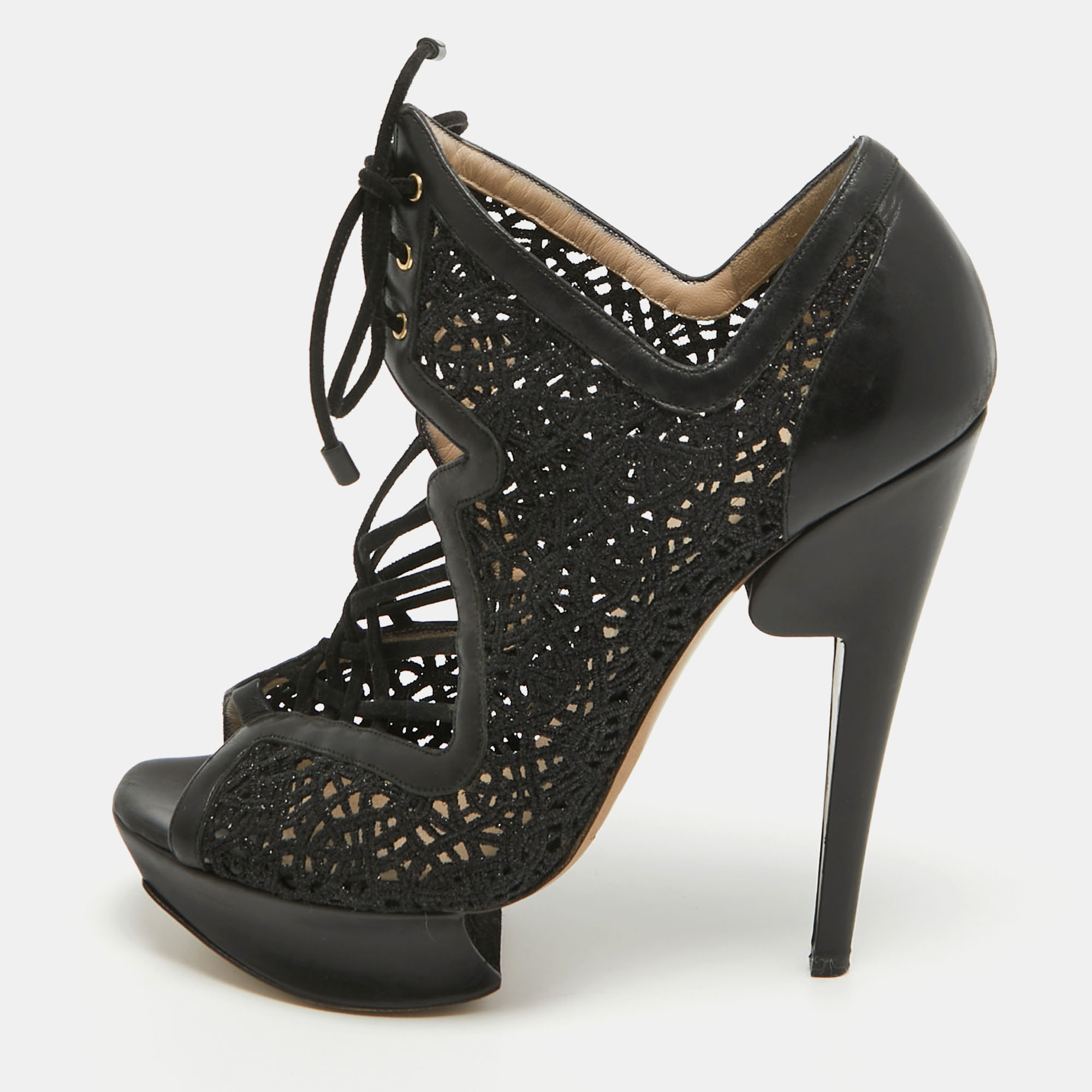 

Nicholas Kirkwood Black Mesh and Leather Cutout Lace Up Booties Size