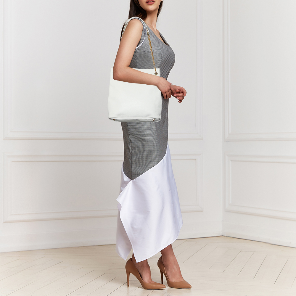 

Nina Ricci White Leather Chain Shoulder Bag