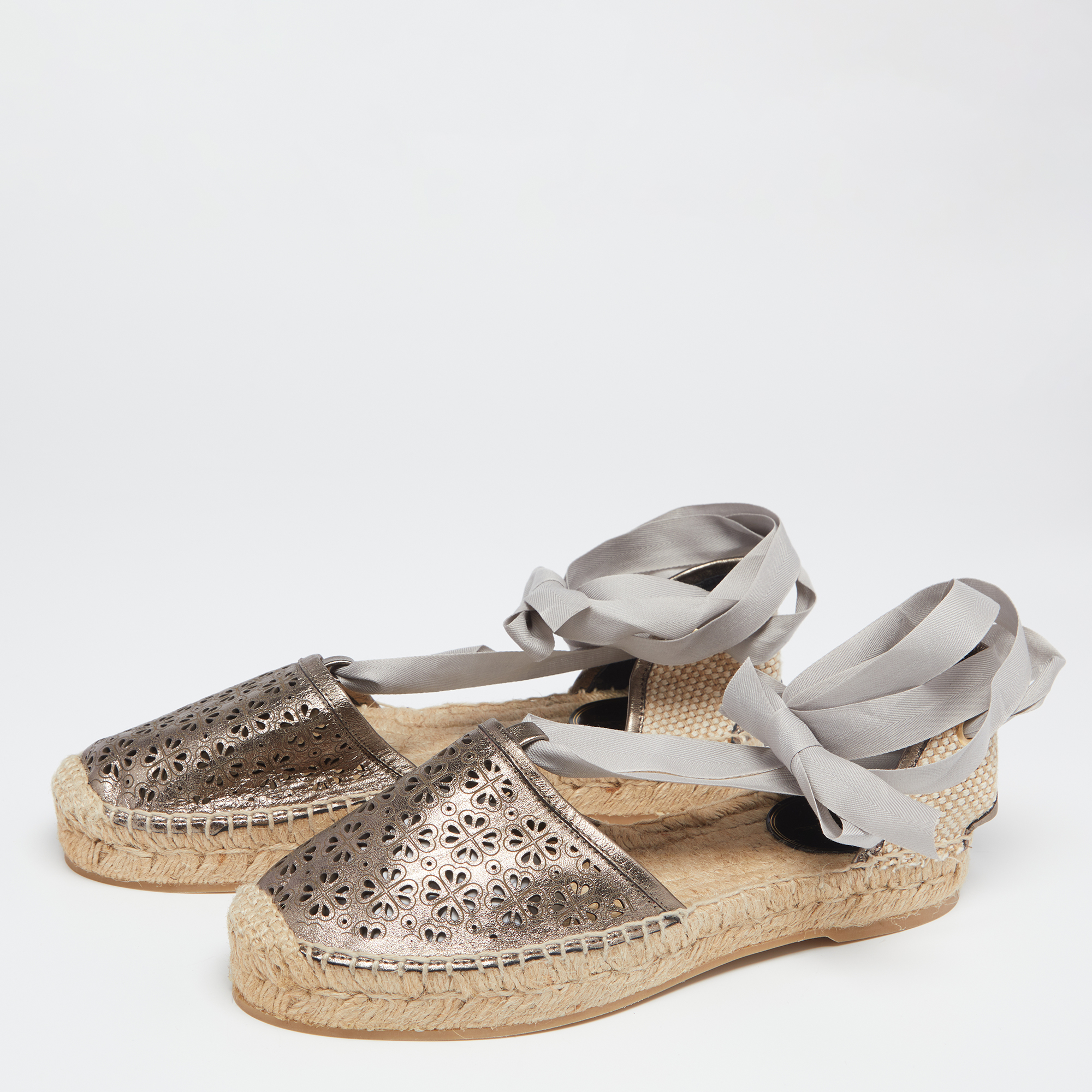 

Oscar de la Renta Metallic Anthracite Laser Cut Leather Adriana Espadrille Flat Sandals Size