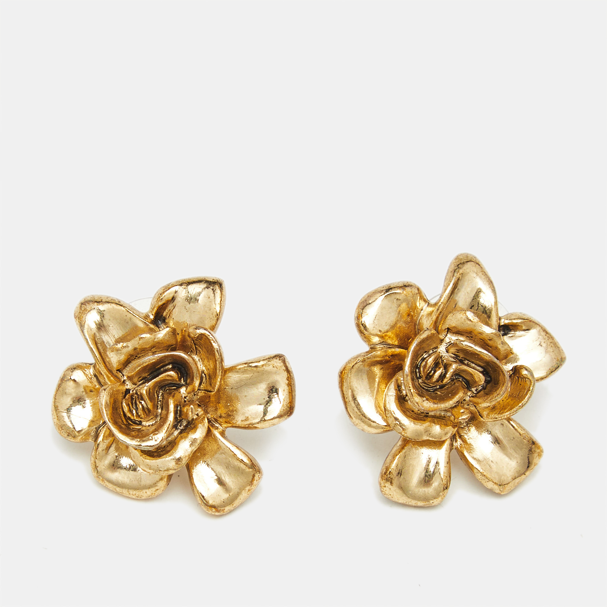 

Oscar de la Renta Flower Gold Tone Stud Earrings