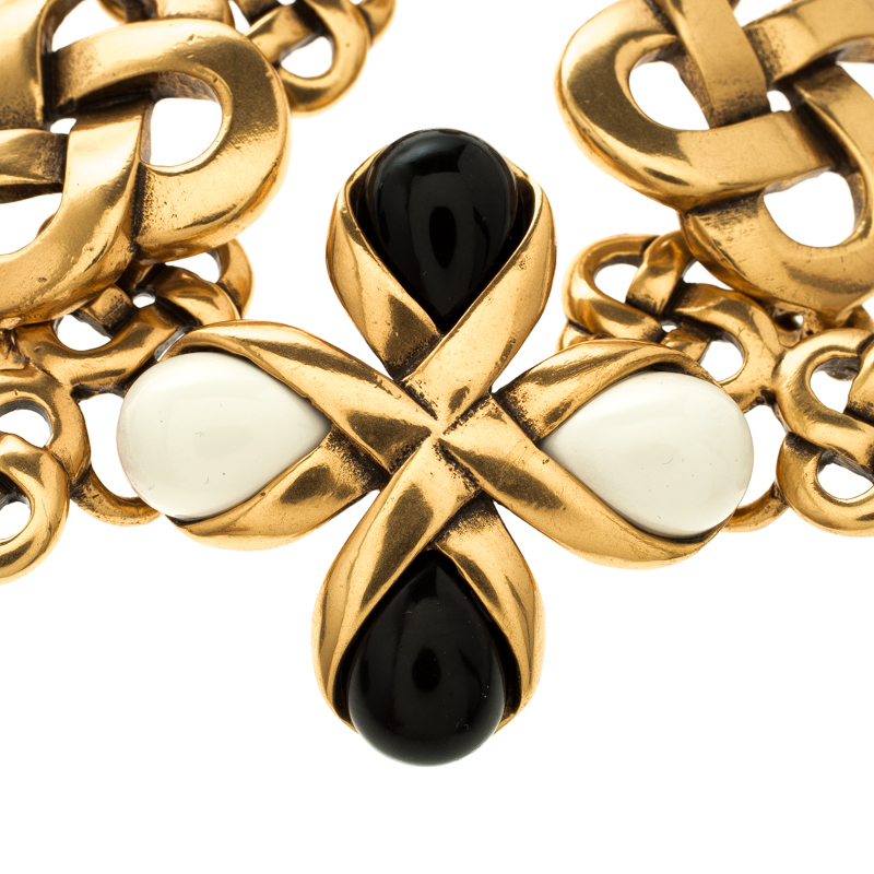 

Oscar De La Renta Black And White Resin Gold Tone Toggle Bracelet