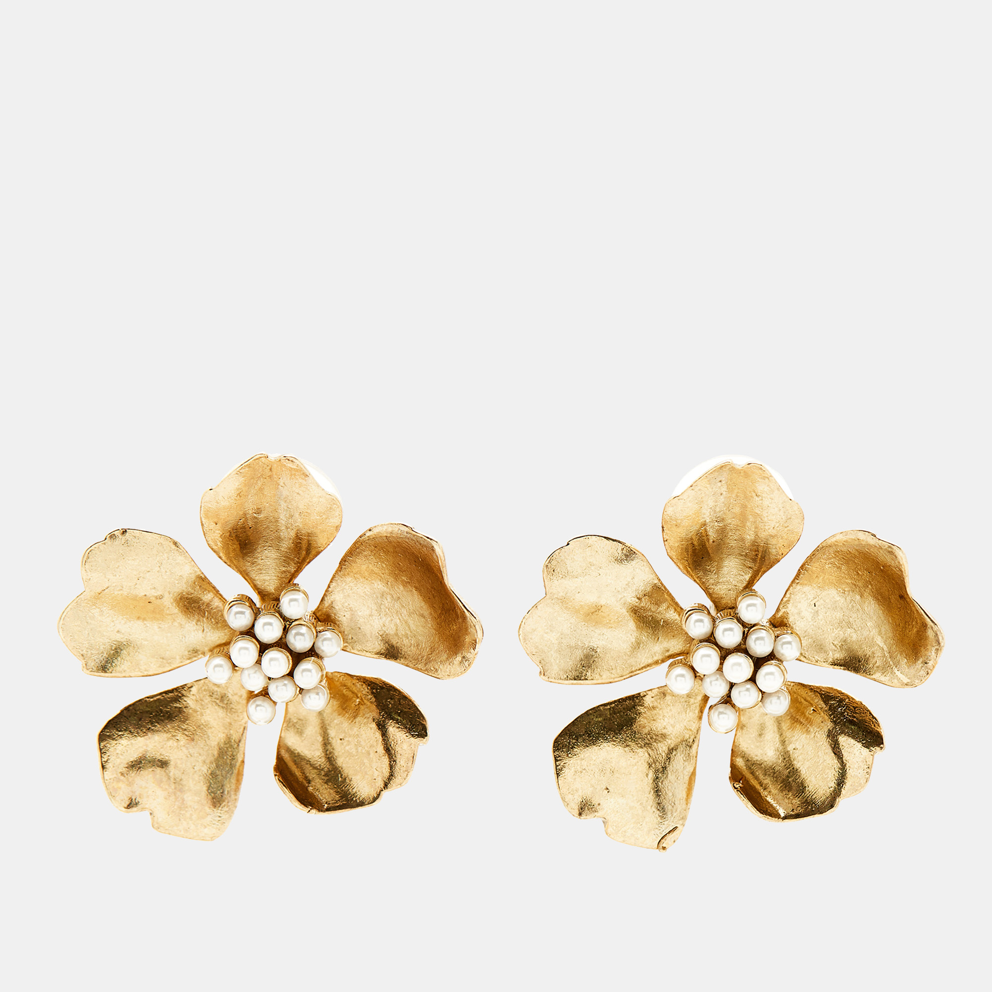 

Oscar de la Renta Gold Flower Faux Pearl Gold Tone Stud Earrings