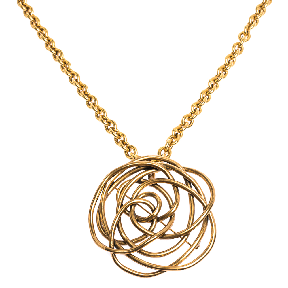 

Oscar de la Renta Flower Motif Gold Tone Bracelet & Pendant Necklace Set