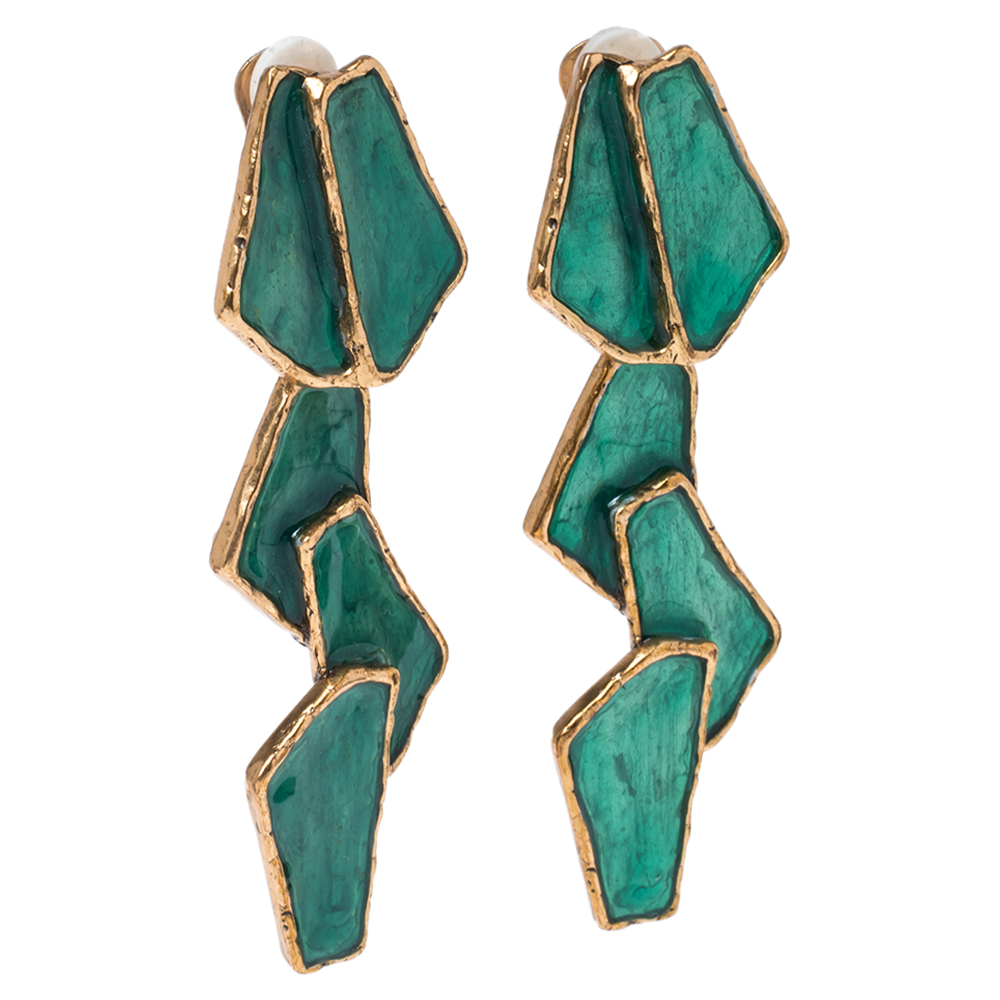 

Oscar de la Renta Green Enamel Gold Tone Long Clip On Earrings