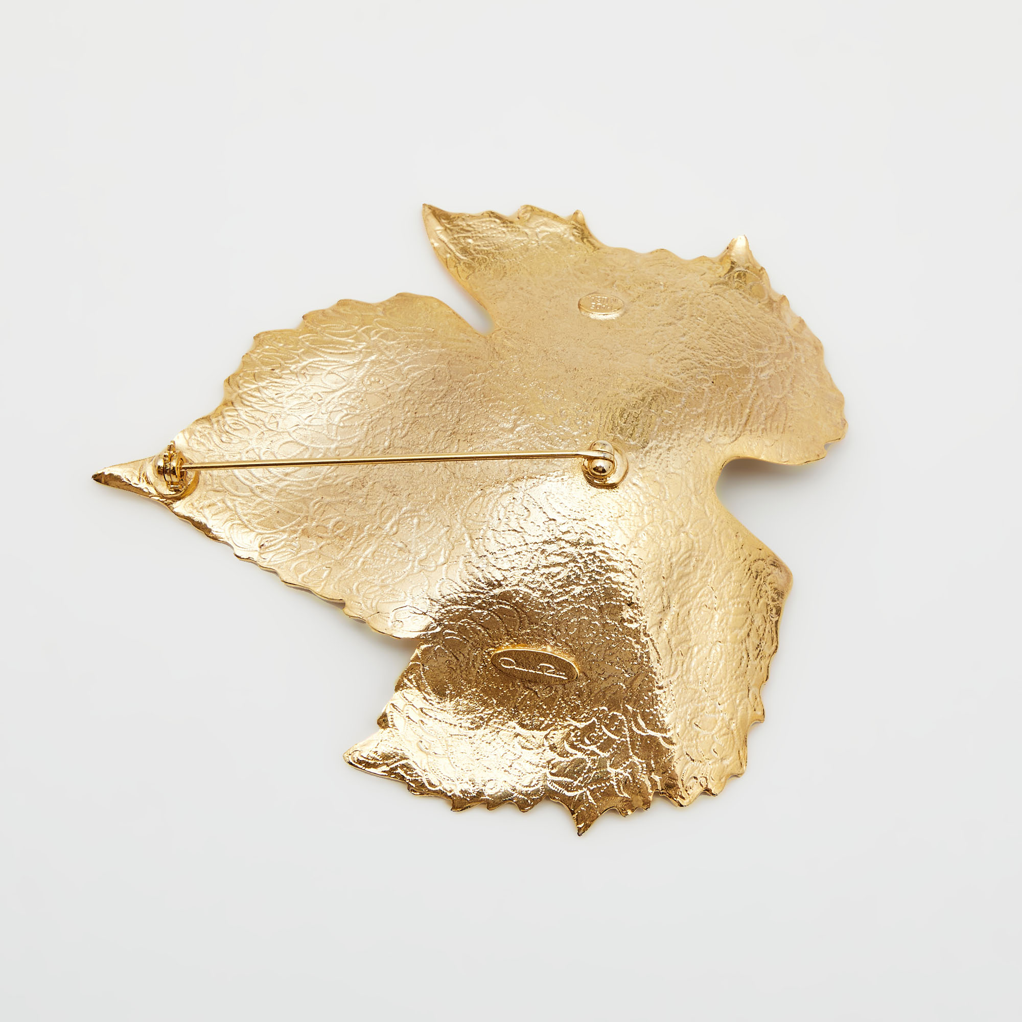 

Oscar de la Renta Grapevine Leaf Gold Tone Brooch