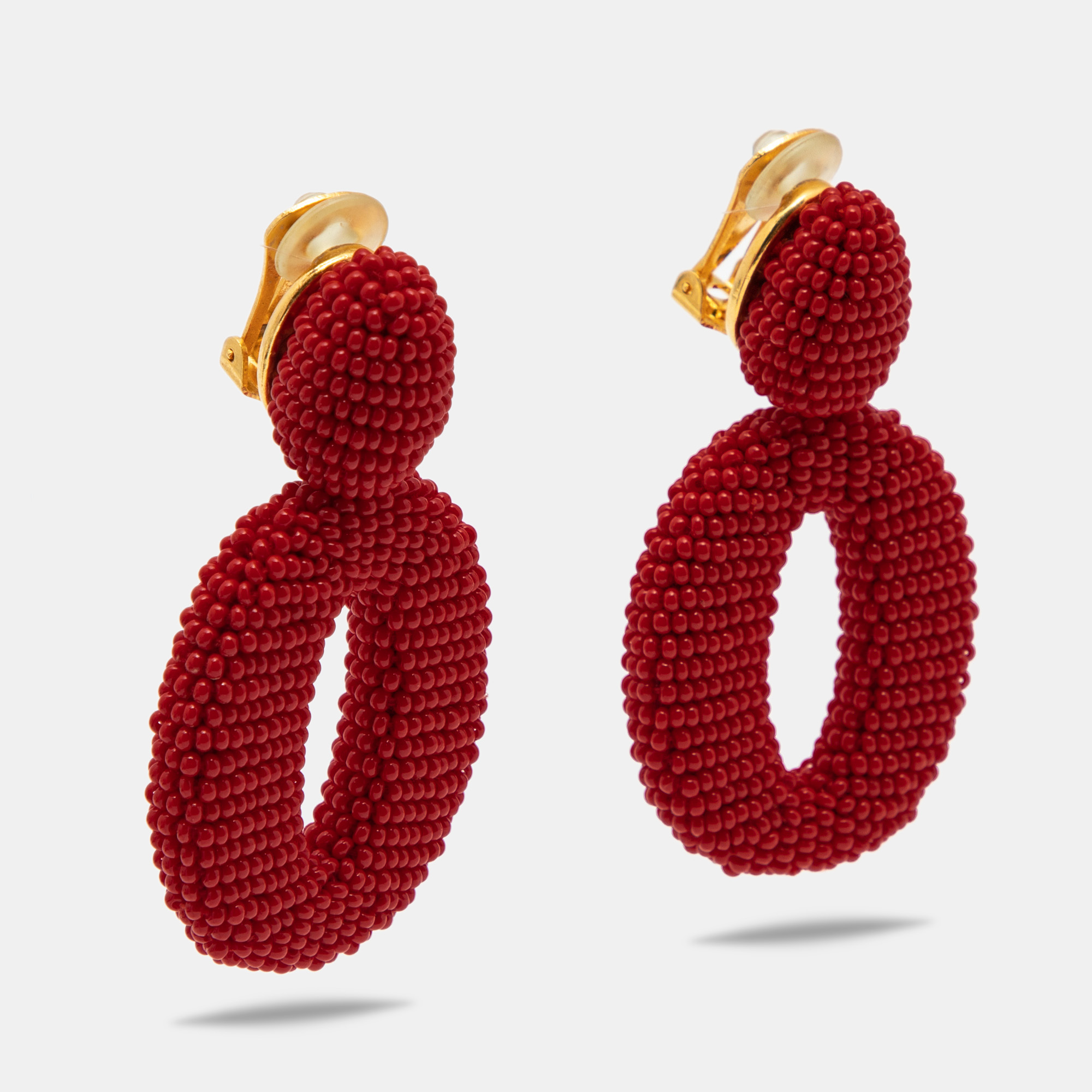 

Oscar de la Renta Oscar O Red Beads Gold Tone Clip On Earrings