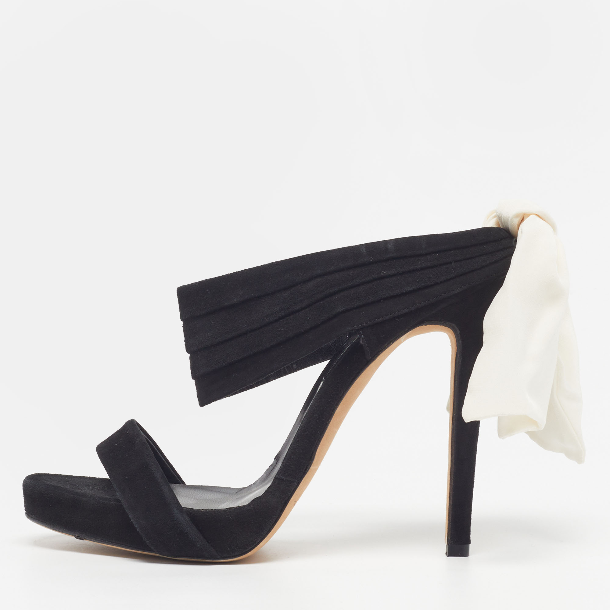 

Oscar de la Renta Size  Black Suede Slide Sandals