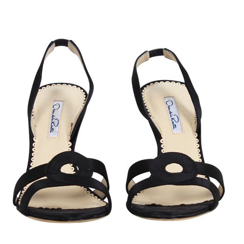 

Oscar de la Renta Black Heel Sandals Size