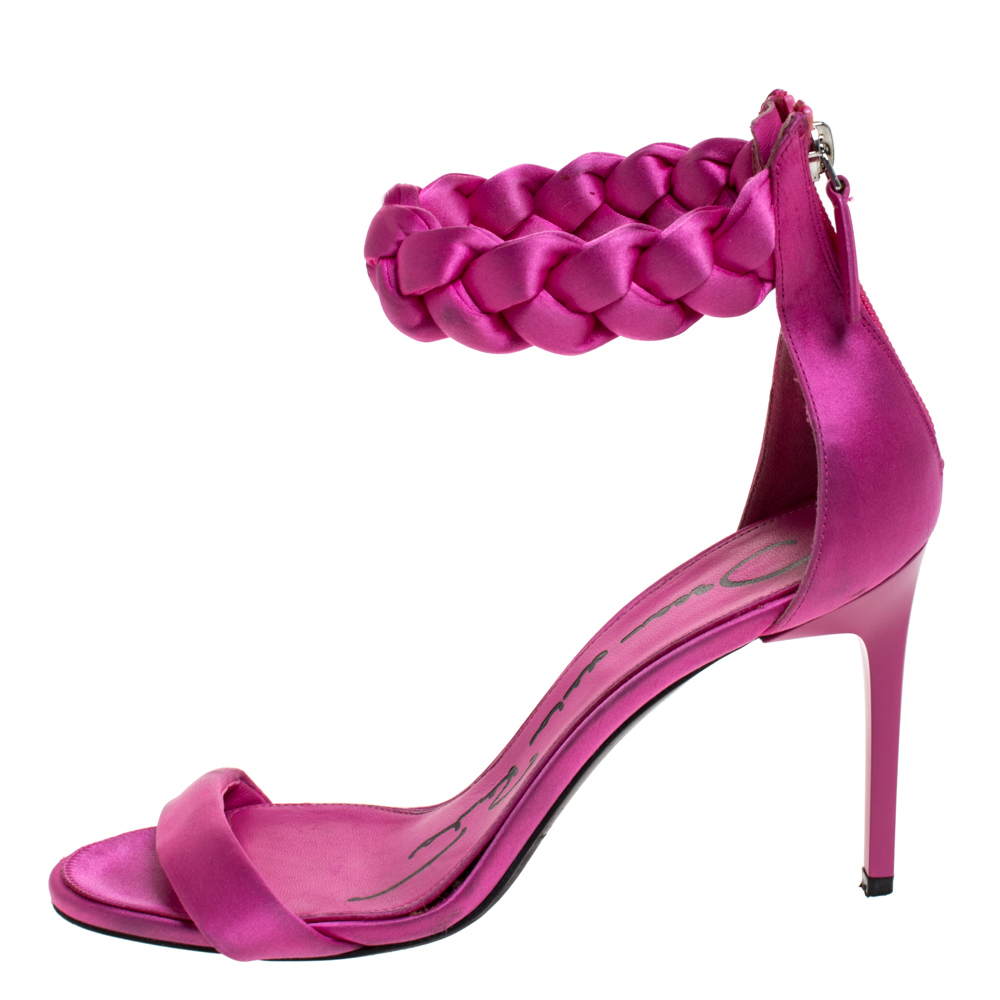 

Oscar de la Renta Pink Satin Braided Ankle Strap Sandals Size