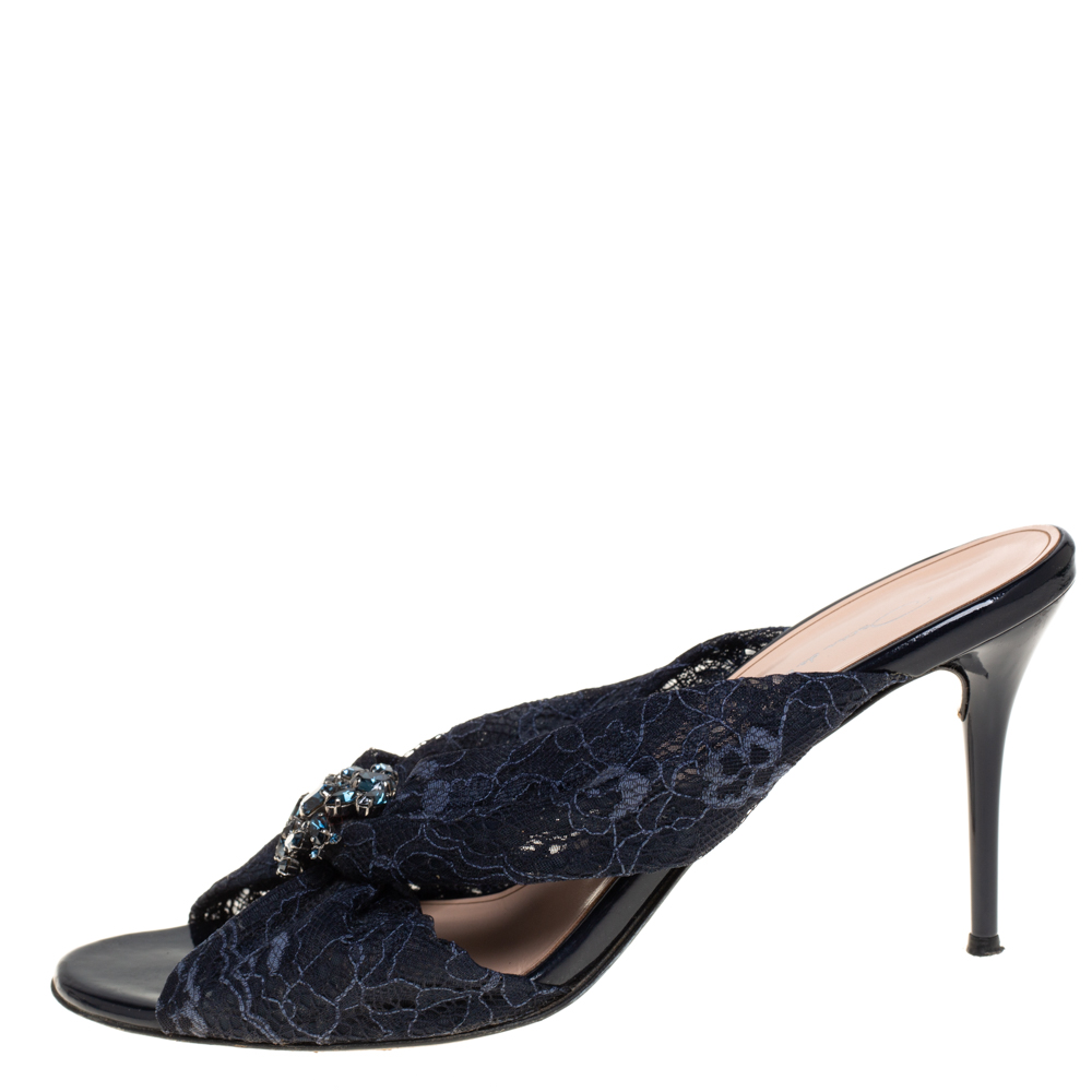 

Oscar de la Renta Blue Lace Glen Embellished Sandals Size