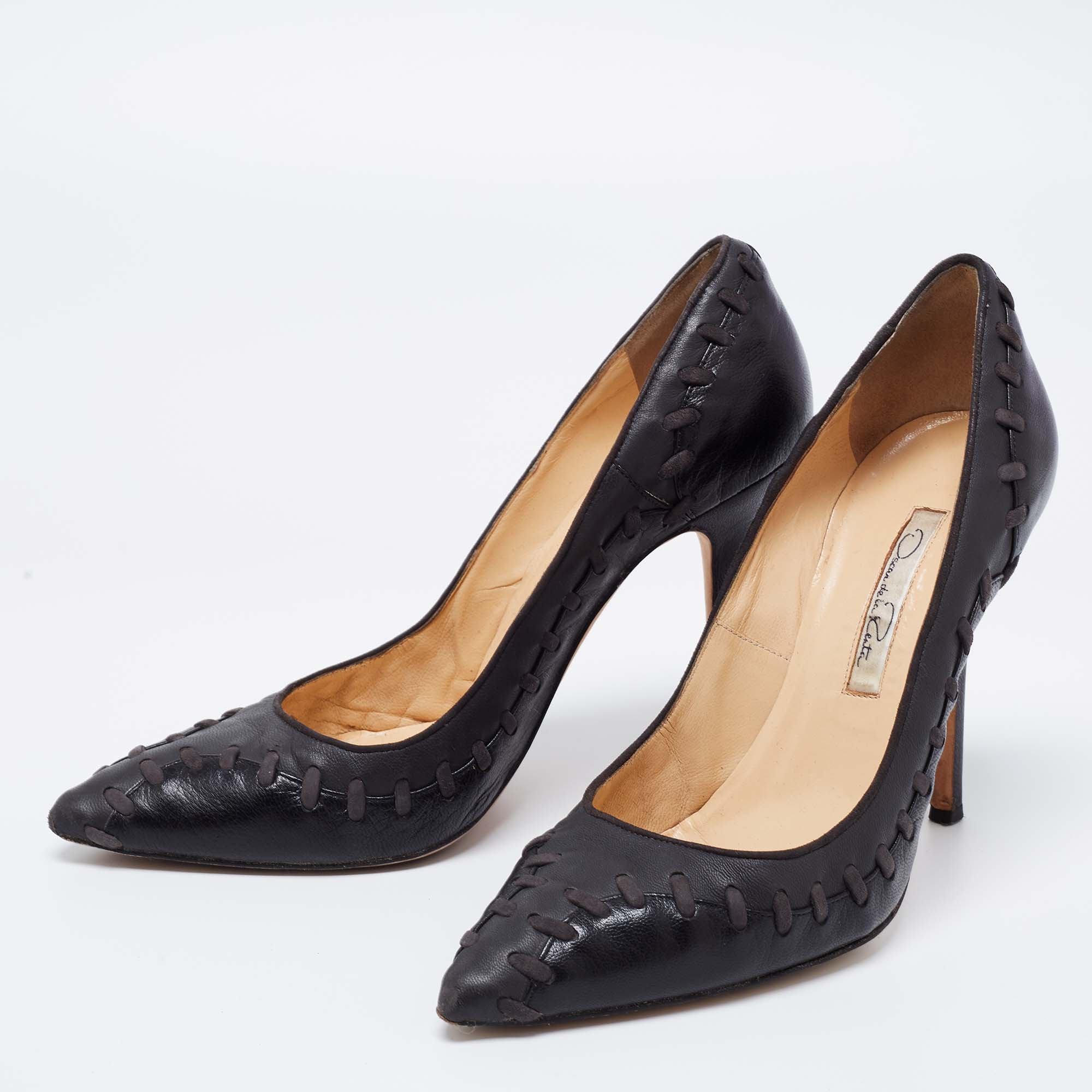 

Oscar de la Renta Black Leather Pumps Size