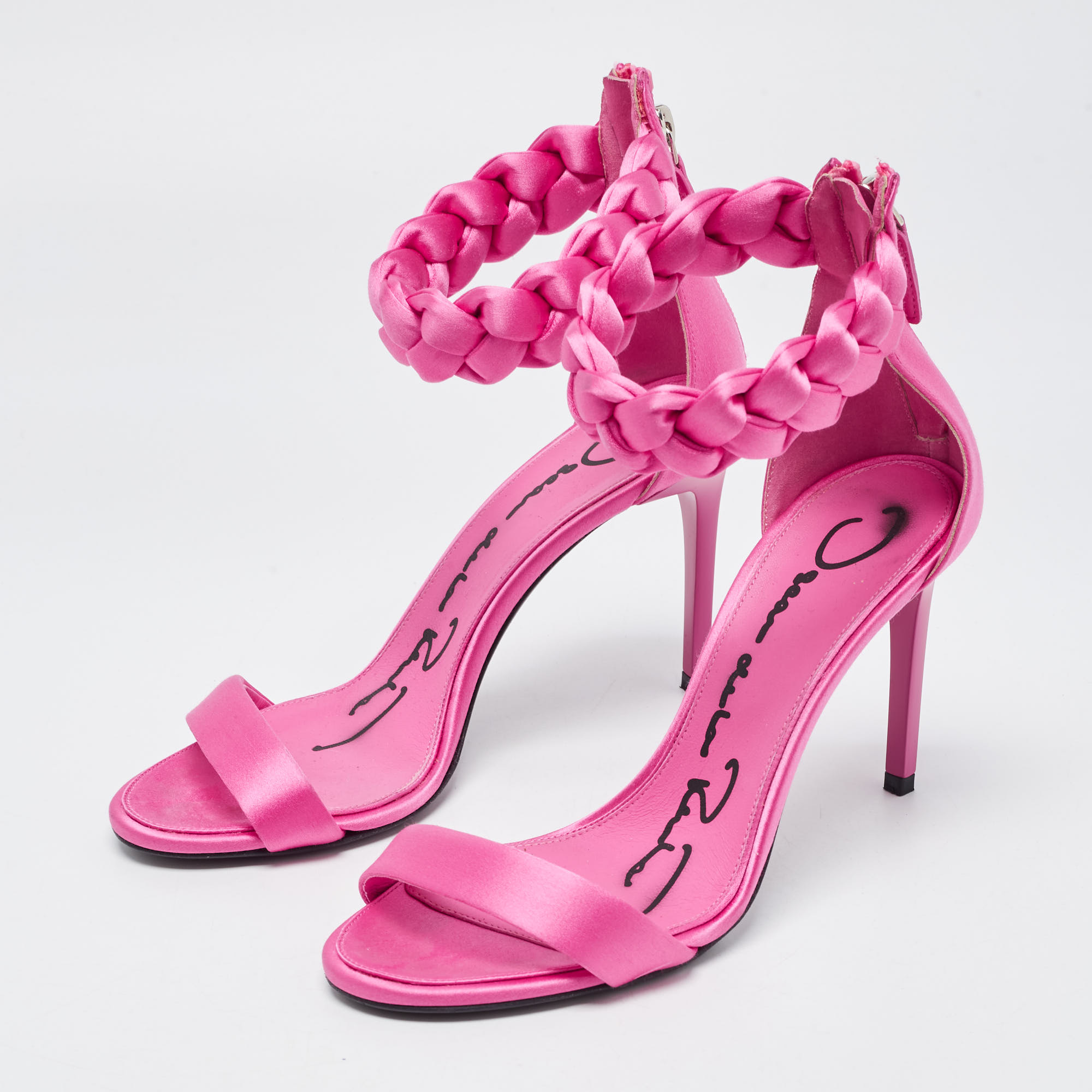 

Oscar De La Renta Pink Satin Braided Ankle Strap Sandals Size