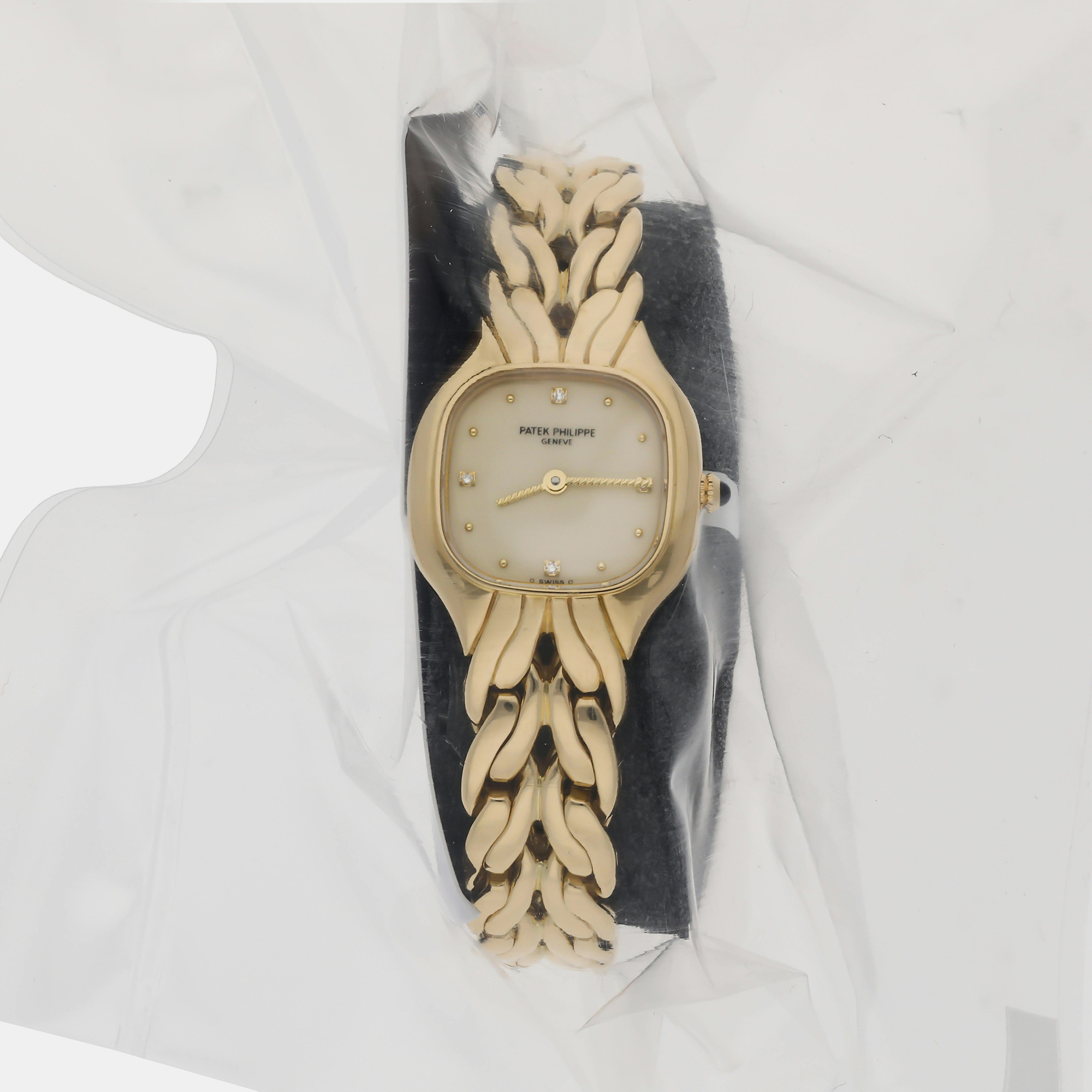 

Patek Philippe Ivory 18k Yellow Gold Diamond La Flamme Quartz Women's Wristwatch 24 mm, White