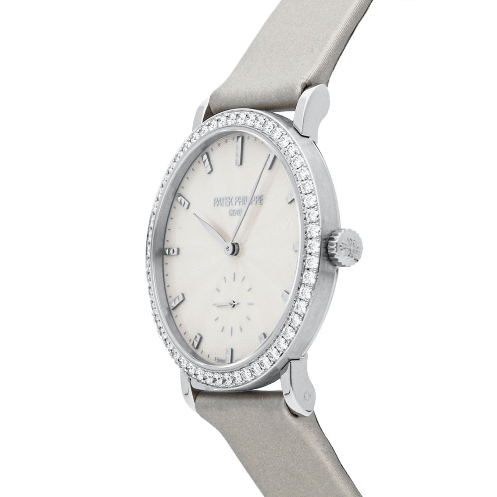 

Patek Philippe Cream Diamonds 18K White Gold Calatrava 7120G-001 Women's Wristwatch 31 MM