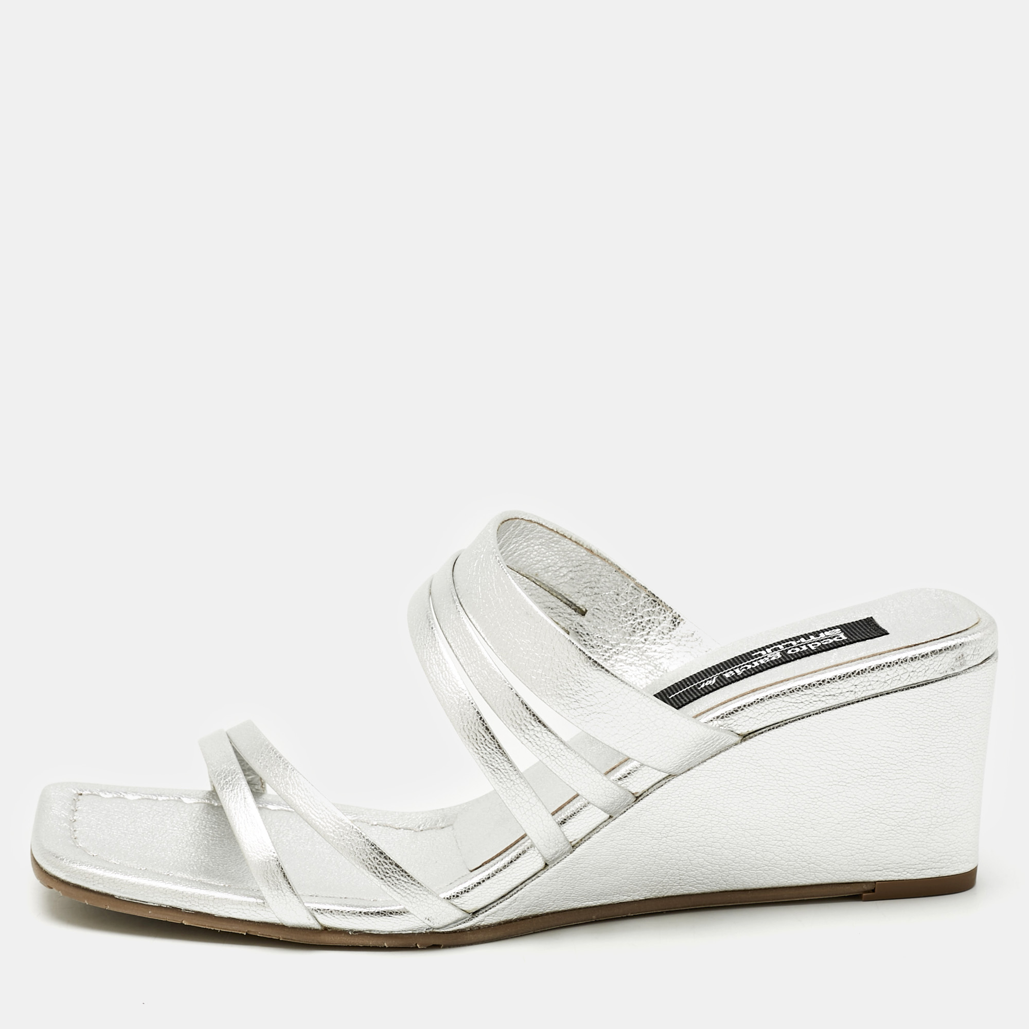 

Pedro Garcia Silver Leather Barbaria Wedge Sandals Size