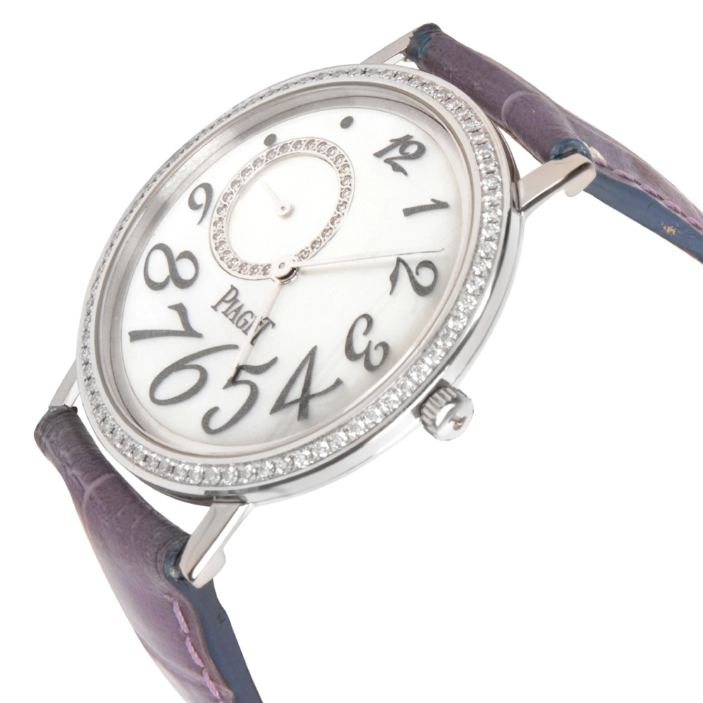 

Piaget White