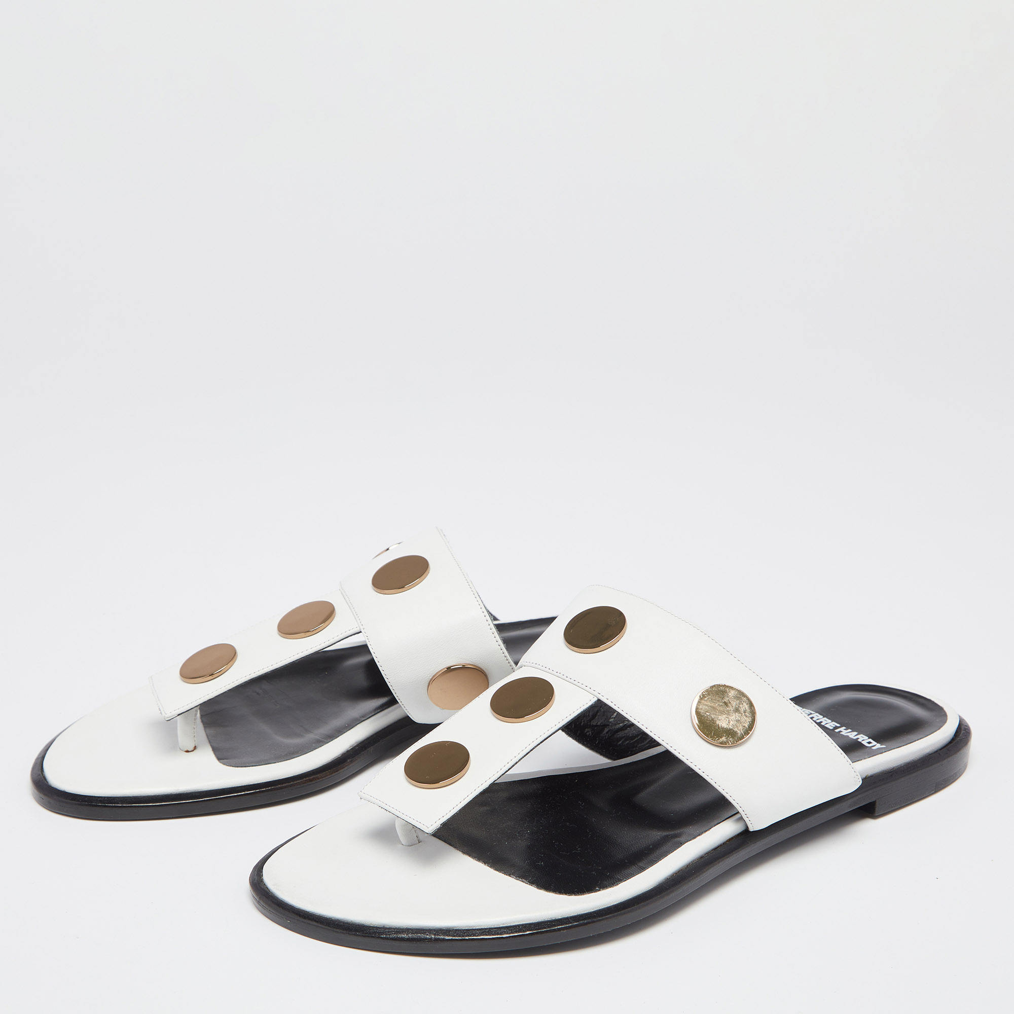 

Pierre Hardy White Leather Studded Flat Sandals Size