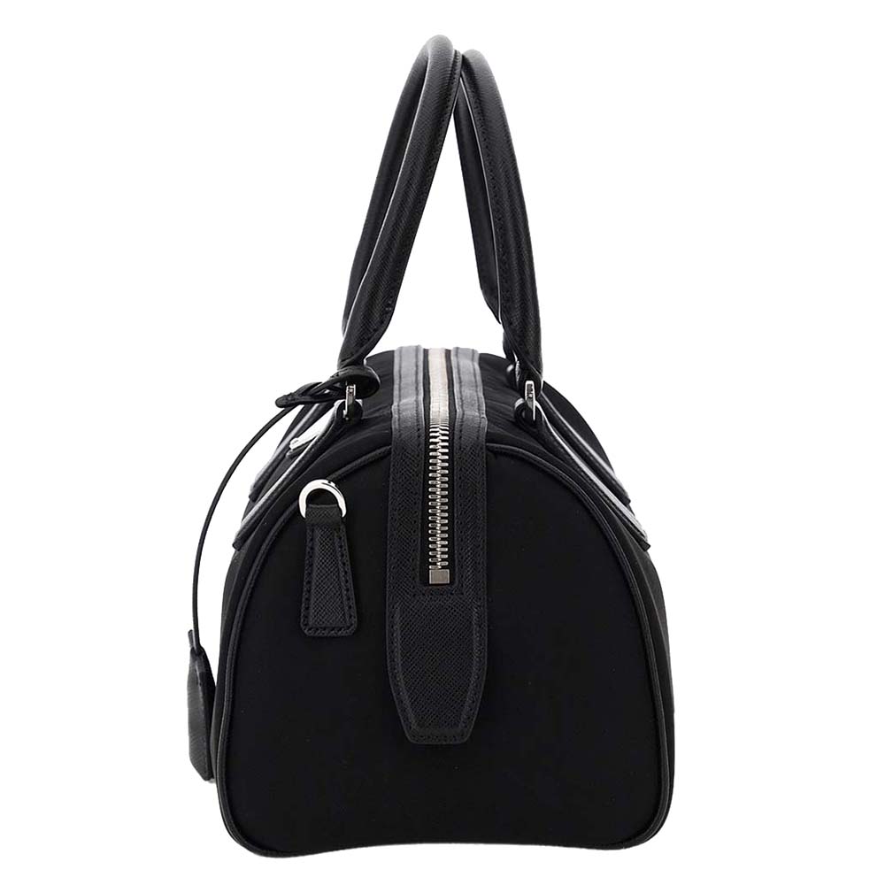 

Prada Black Leather Re-Edition Bag