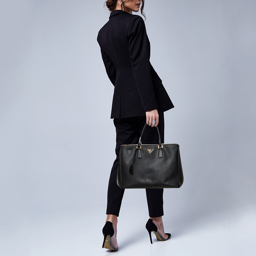 

Prada Black Saffiano Cuir Leather Medium Double Handle Tote