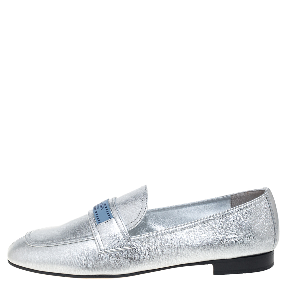 

Prada Metallic Silver Leather Logo-Accented Loafers Size