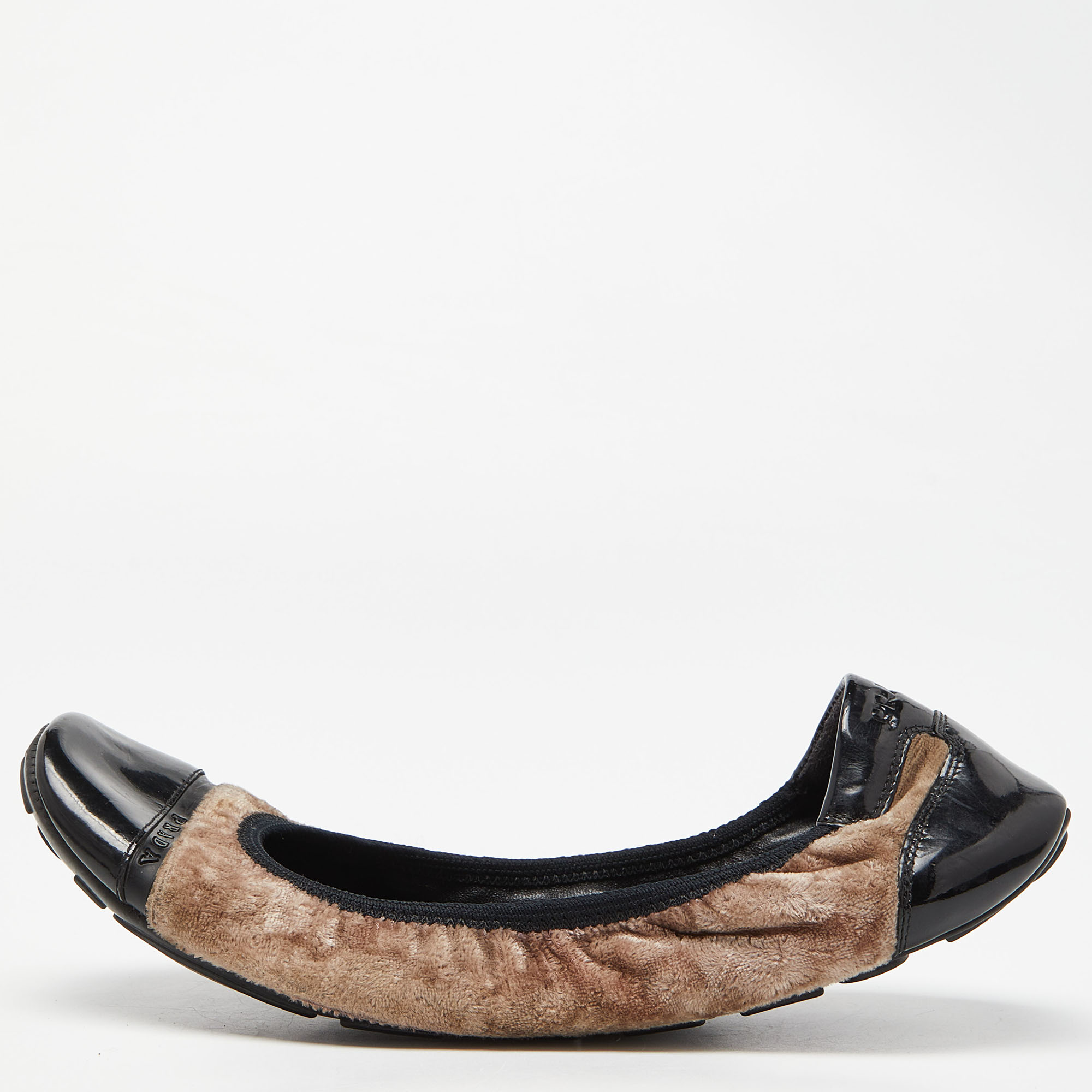 

Prada Sport Black/Brown Patent Leather and Velvet Toe Cap Scrunch Ballet Flats Size