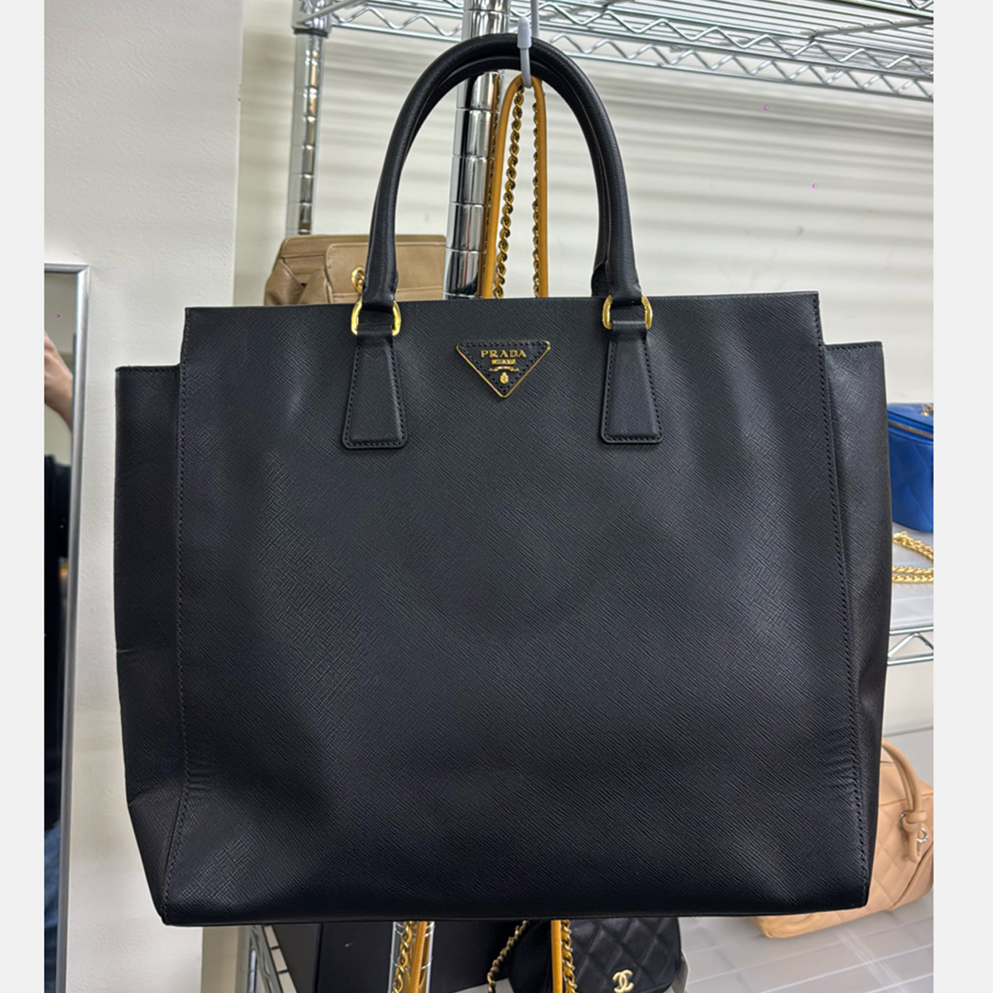 

Prada Black Saffiano Tote bag