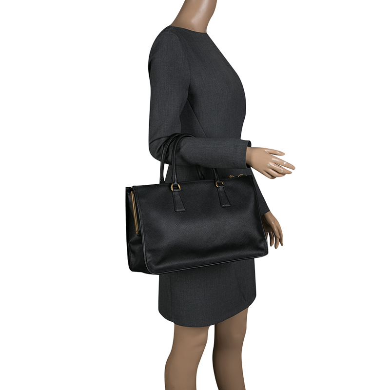 

Prada Black Saffiano Lux Leather Frame Top Handle Bag