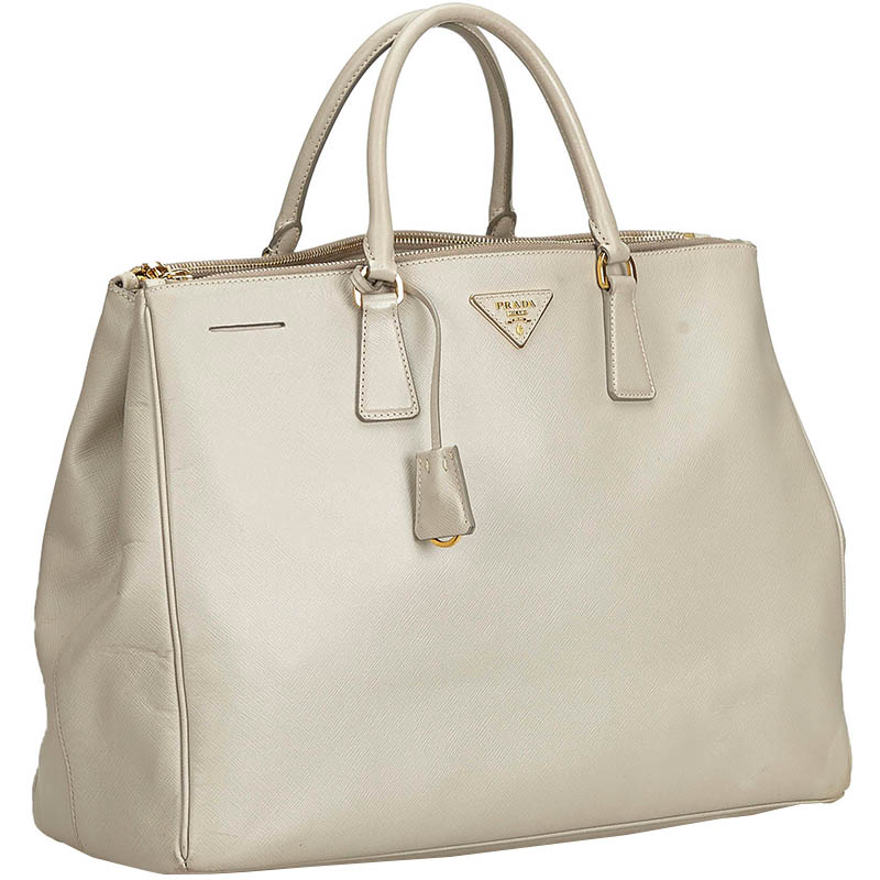 

Prada Gray Saffiano Leather Galleria Everyday Bag, Grey