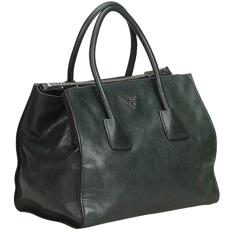 

Prada Black Leather Shoulder Bag