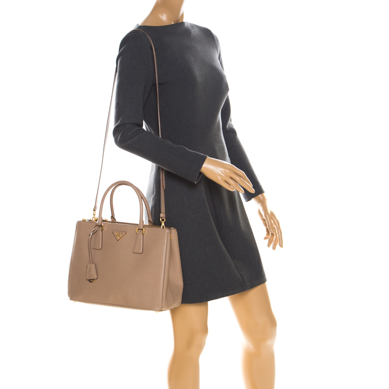 

Prada Beige Saffiano Lux Leather Double Zip Tote