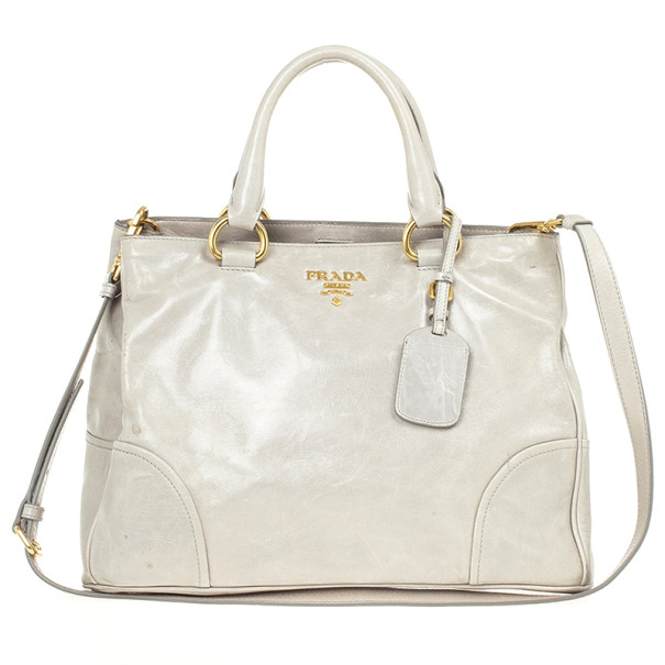 مملوكة مسبقًا Prada Daino Zip-Top Tote