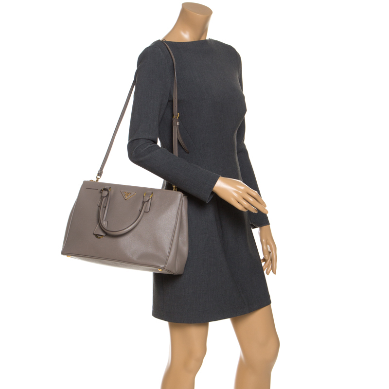 

Prada Beige Saffiano Lux Leather  Double Zip Tote