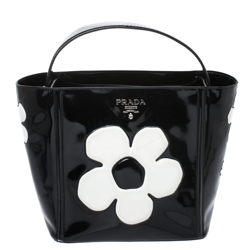 Pre-owned Prada Black Patent Leather Spazzolato Flower Top Handle Bag