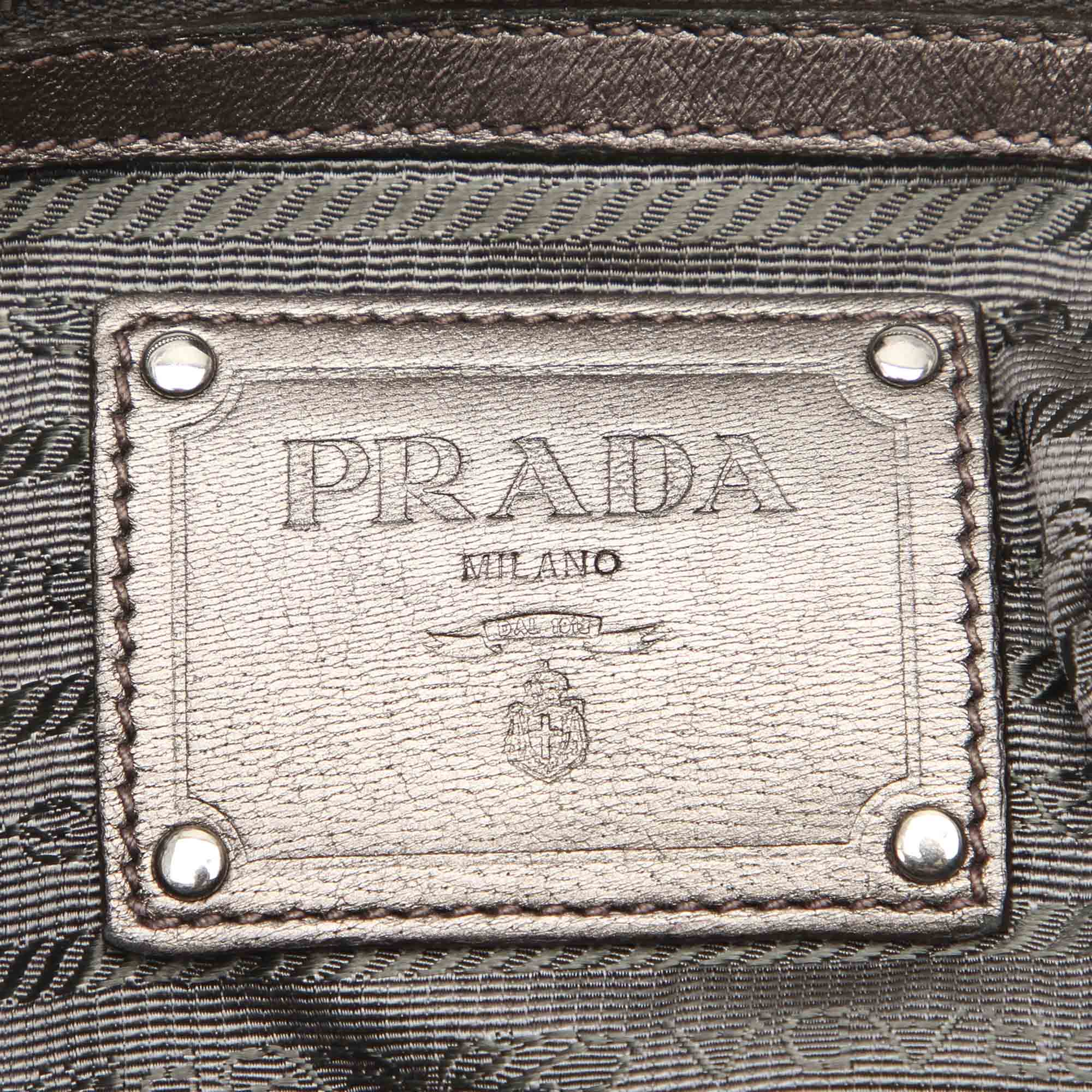 prada inside tag