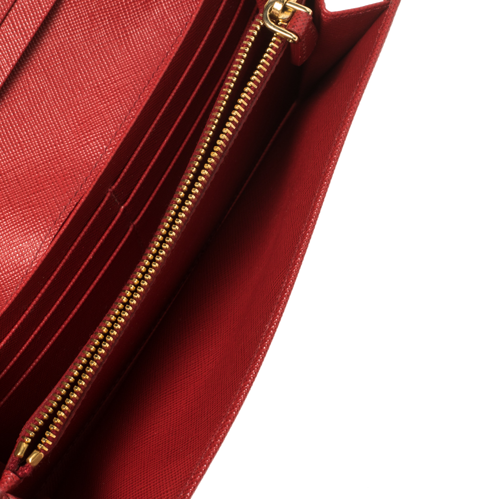

Prada Red Saffiano Lux Leather Metal Bar Flap Continental Wallet