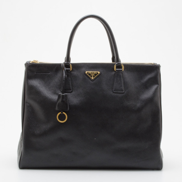مملوكة مسبقًا Prada Black Saffiano Large Executive Tote