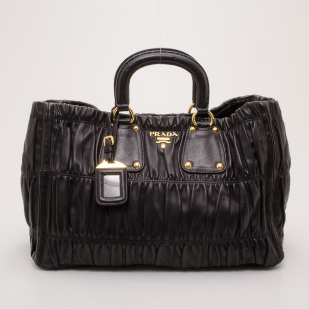 Pre Owned Prada Black Nappa Gaufre Tote 